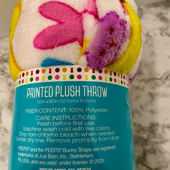 Peeps Printed Plush Throw- NWT - Picture 5 of 11